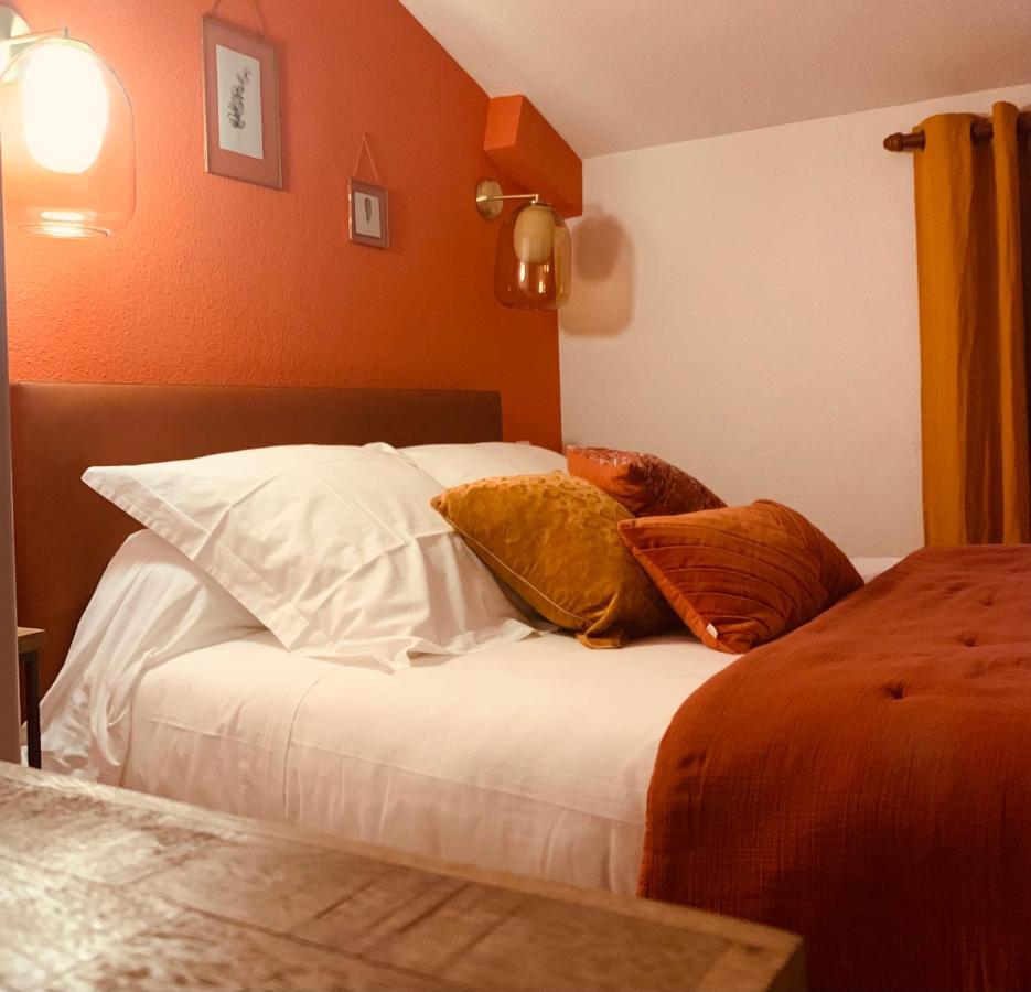 L'Escoundillou Hotel Saint-Jacques-des-Blats Eksteriør billede